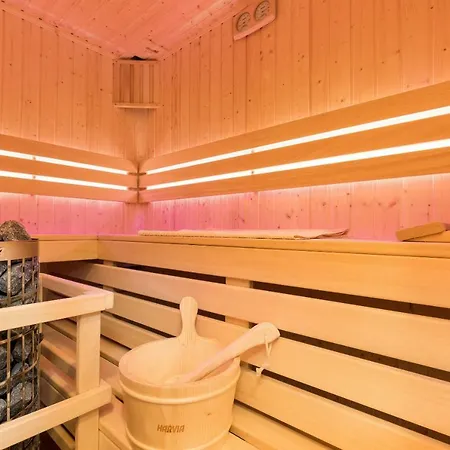 Ubytování v soukromí Holcyna 21 *